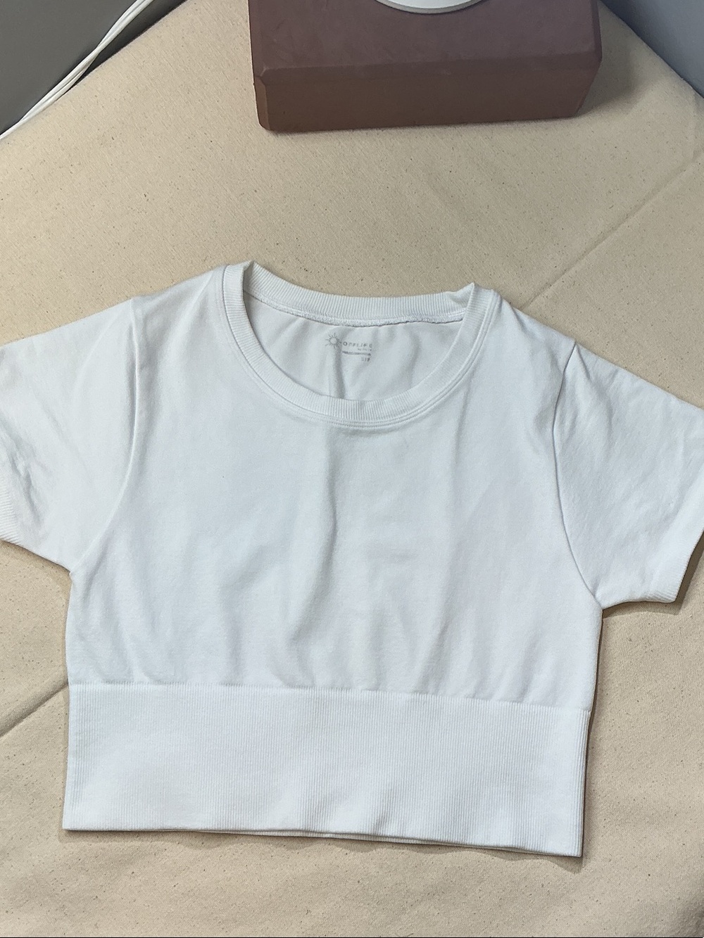 Offline Cropped White Crewneck Short-Sleeve Top size S